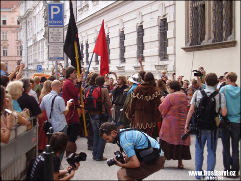 První pražská defenestrace (Novoměstská radnice, Praha, 31.07.2009)