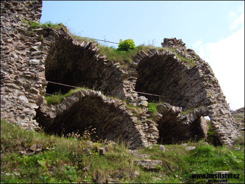 Zubštejn – hrad pánů z Kunštátu, poškozen za husitských válek