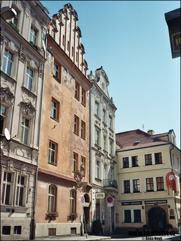Plzeň – Dům u Matky Boží ve Veleslavínově ulici