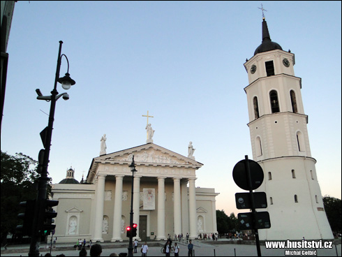 Vilnius (LT) – Katedrála na Katedrálním náměstí, místo uchování ostatků Vitolda Velikého