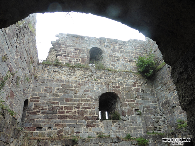 Přimda - hrad v r. 1429 husity neúspěšně obléhaný