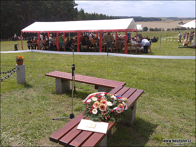 Slavnost při příležitosti odhalení nového pomníku Jana Žižky, který nechala instalovat obec Nekmíř při příležitosti blížícího se výročí Žižkova vítězství (29.07.2017, na bojišti nedaleko Nekmíře)