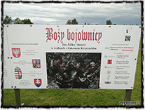 Grunwaldské bojiště s panelem připomínajícím českou účast v boji s Řádem německých rytířů